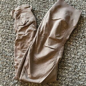 Brand new Alphalete contour leggings! ✨